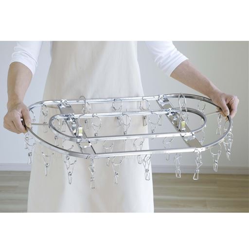 ハンガーを開く際にピンチが絡まらないようピンチの取り付け方が工夫された構造になっていて、さっと絡まらずに開閉することができます。