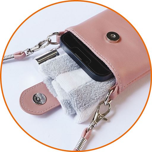 スマホやハンカチなどちょっとしたお出かけに便利です。