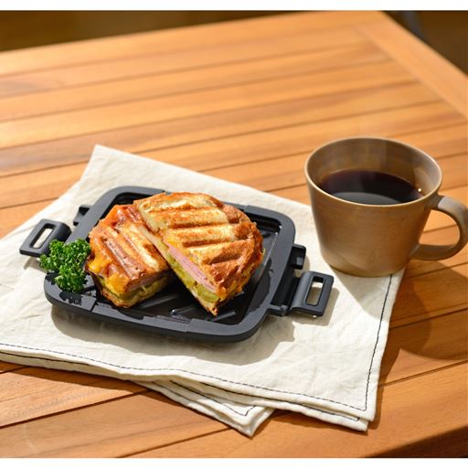 レンジで カリカリ手軽にホットサンド。