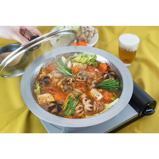 ガラス蓋付きだから調理の幅が広がる。