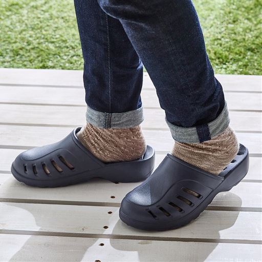 ネイビーL<br>男女お揃いで履けるサイズをご用意。