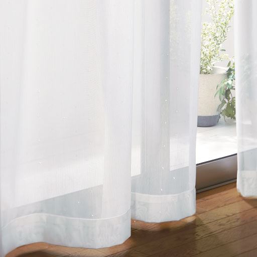 ホワイト<br>ラメドットが入ったシンプルなミラーレースカーテンです。