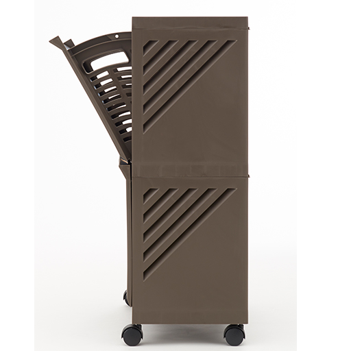 ブラウン<br>サイドもメッシュ構造になっており通気性バッチリ。