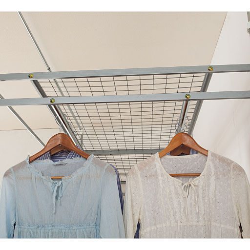 サイズB・Dは奥行きのある上部ダブルハンガーバー仕様。