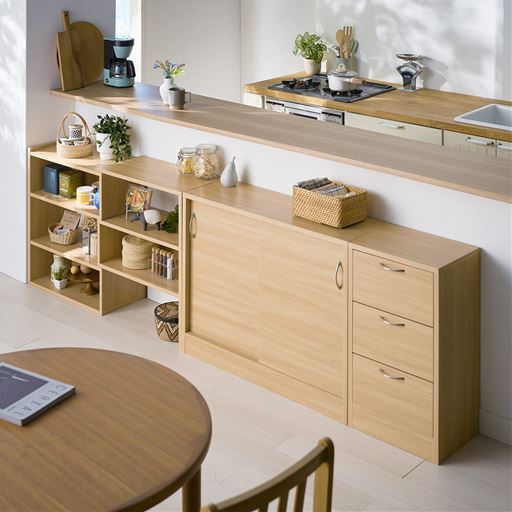 ナチュラル 高さ70cm (左から) A (伸縮ラック)・C (引き戸幅90cm)・B (チェスト)<br>一般的なダイニングテーブルと同じ高さの70cmタイプ(A～D)。