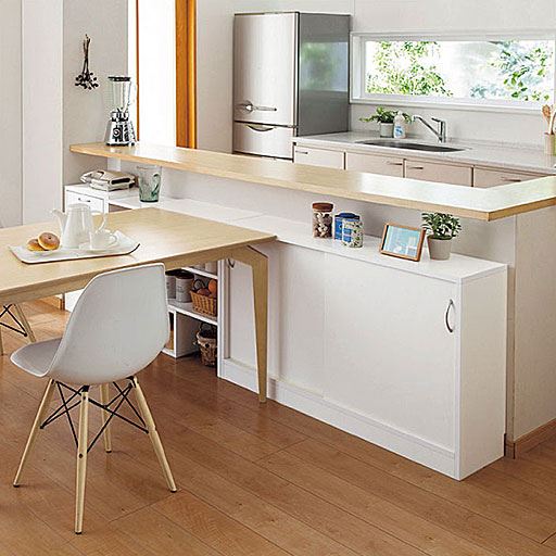 ホワイト 高さ70cm (左から) B (チェスト)・A (伸縮ラック)・D (引き戸幅120cm)<br>引き戸式だから手前にスペースがなくても開閉できます。