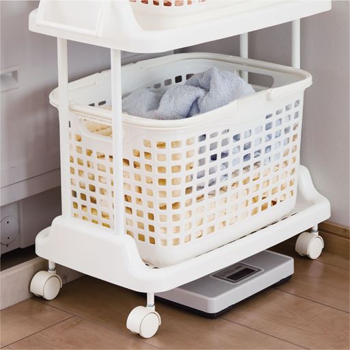 ホワイト B (3段)<br>色物と白物、普段着とスポーツウェアなど洗濯物の性質によって使い分けられるから便利。