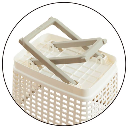 バスケットの底裏に付いた脚を引き出せば、簡単に自立します。