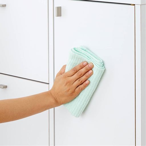 前板は汚れてもサッと拭き取ればキレイに。