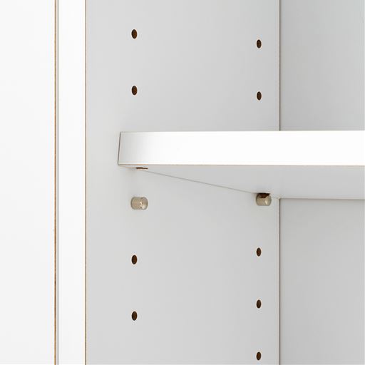 棚板は3cmピッチで高さ調整ができます。