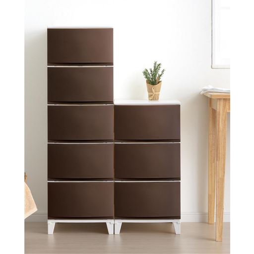 ダークブラウン