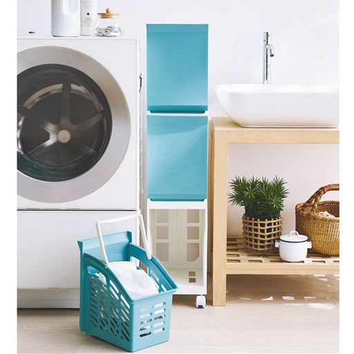 ブルー B (3段)<br>洗面所のすき間を有効活用できる! バスケットにもなるランドリーワゴンです。