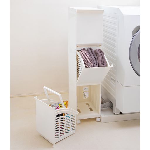 アイボリー B (3段)<br>フラット扉で中身もすっきり隠せます。