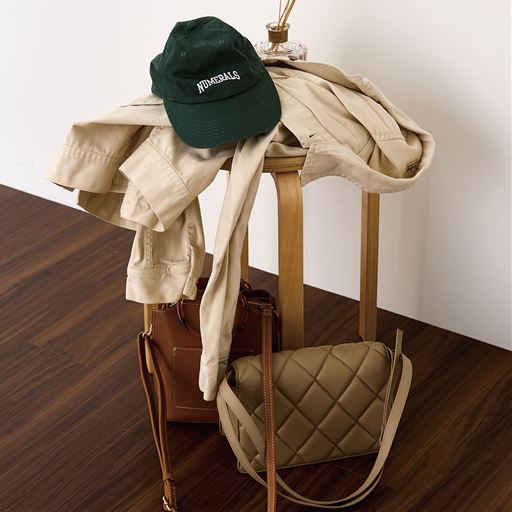 玄関にあふれがちなバッグやコート…