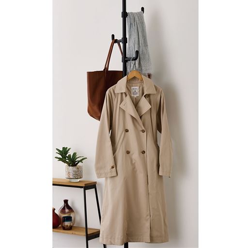 フックの高さは自由に調節可能。ロングコート・バッグなども掛けられます。