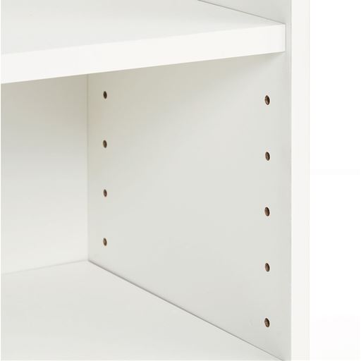 2枚の棚板は3cmピッチで12段階に調節可能。