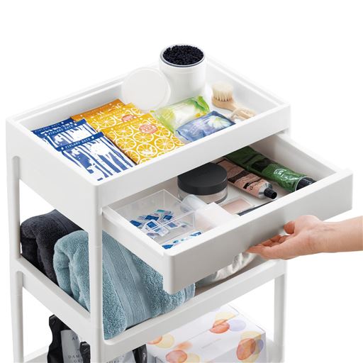 引き出しはストッパー付きで安全。