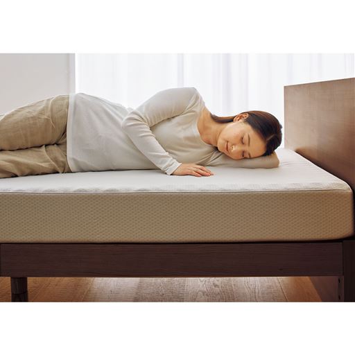 グレー<br>進化した眠りでラグジュアリーなひとときに導きます。