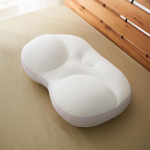 うもれるようなやわらかさが心地いい、ビーズ入り枕です。