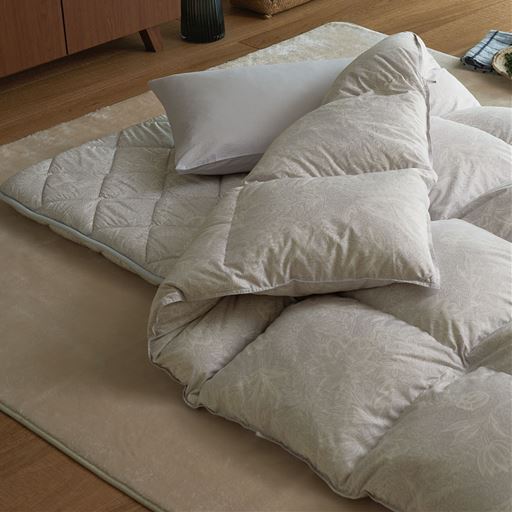 グレー<br>来客用の寝具としてもおすすめ! 羽毛掛け布団と敷き布団の2点セットです。