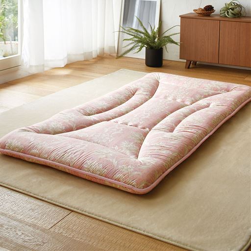 ピンク<br>腰の負担を軽減し、快適な眠りを追及した軽量敷き布団です。