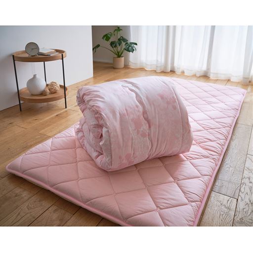 ピンク<br>ウールの調湿機能でいつでもさらり、心地よく。