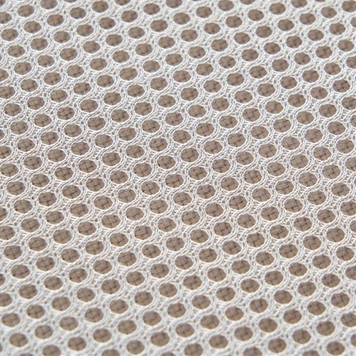 マチ部・裏面はメッシュ素材。