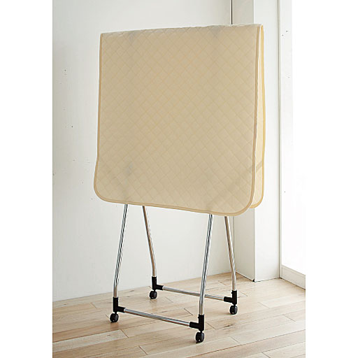 室内でのパッドシーツや布団干しに。