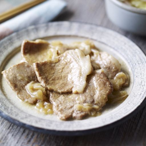 りんごが決め手の生姜焼き<br><br>すりおろしりんごとたまねぎの甘みが豚肉にしみこみ、生姜の香りが効いた後味さっぱりの生姜焼きに仕上げました。