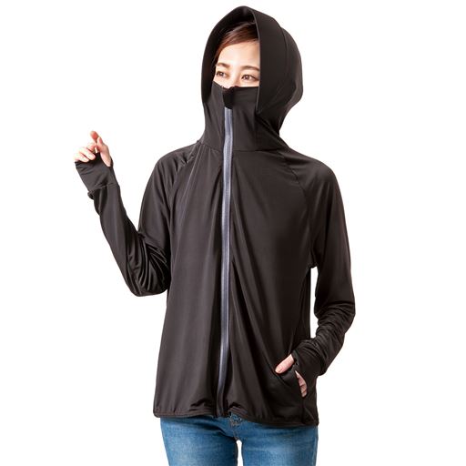 ポケット付き。指穴付きの袖口で手の甲、手のひらもしっかりカバー。