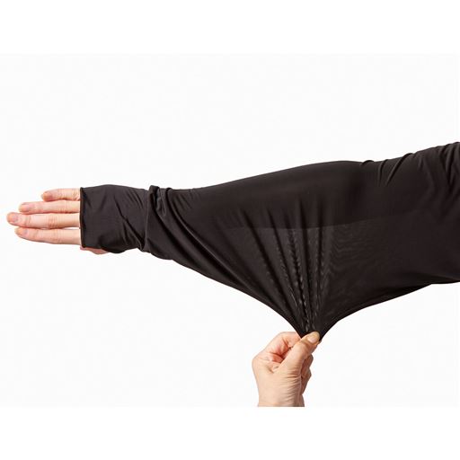 伸縮性に富んで動きやすい。