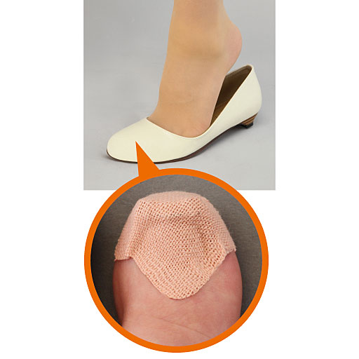 保護テープでカバーすれば、装着したまま靴も履けます。