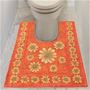 オレンジ 90×65cm<br>鮮やかな花柄が空間を明るく彩る、イタリア製のトイレマットです。