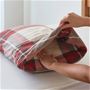 余った部分を折り込んでサイズ調整が可能です。