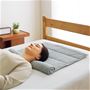 グレー<br>くるくるタオルを巻くだけで簡単に調節できる、今治タオル枕です。