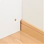 壁にぴったりと着けられるよう、幅木カット(1×5cm)を施しています。