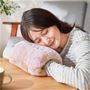 お湯不要!蓄熱式の湯たんぽ 手が入れられてふわふわで暖かい