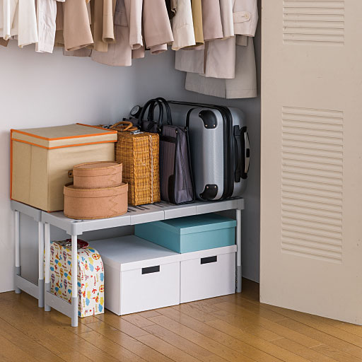 押入れ・クローゼットの収納に便利な整理棚(幅が伸縮で隙間にフィット)/2個セット