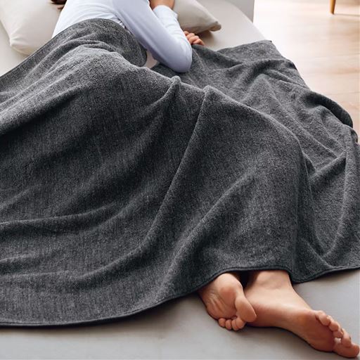 (2)チャコールグレー<br>ホッと癒される、なめらかな肌ざわり。