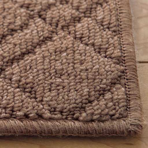 へりにほつれにくいオーバロック加工を施した、しっかりした縫製。