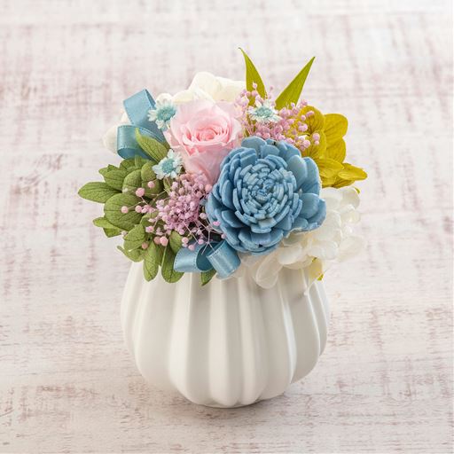 王道のピンク系も良いけど、今年はちょっと違った色目でも。