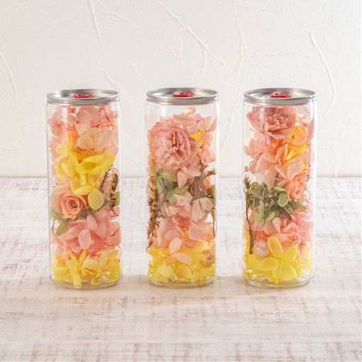 360度楽しめるボトル型プリザ。缶のモチーフがポップでかわいい!<br>※個体差があります。