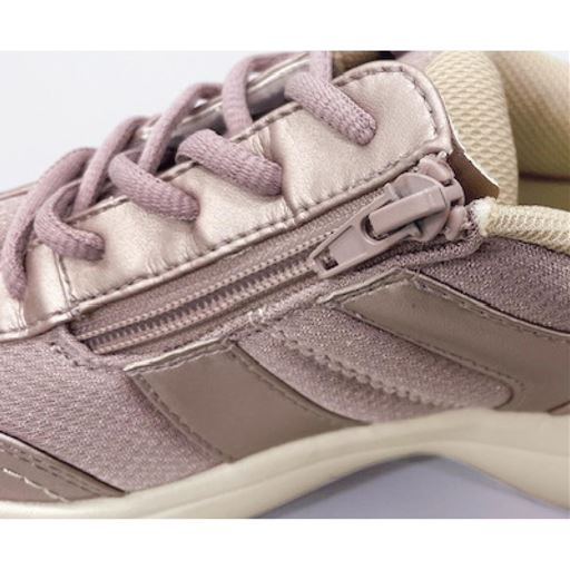 脱ぎはきがラク 内側ファスナー仕様で脱ぎはきが簡単。