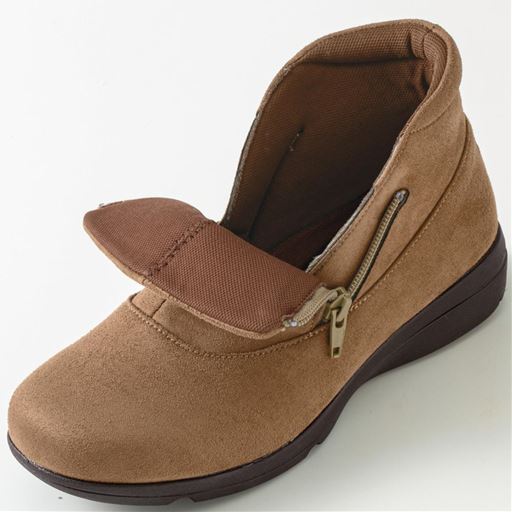 両サイドファスナーでガバッ!と開く