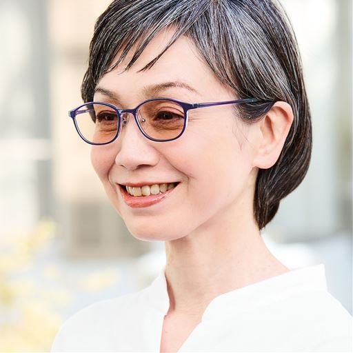 パープル<br>メガネ感覚でかけられる!薄色レンズで瞳を守る