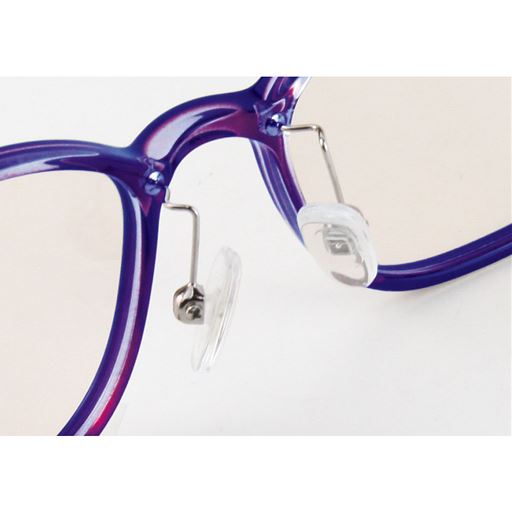 鼻パッド付きでズレにくい