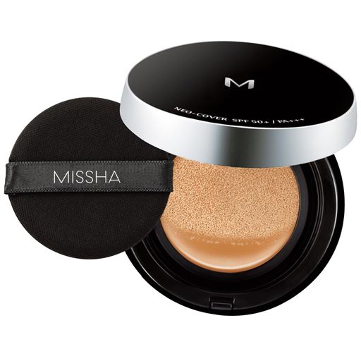 光で素肌を美しく見せるセミツヤ肌