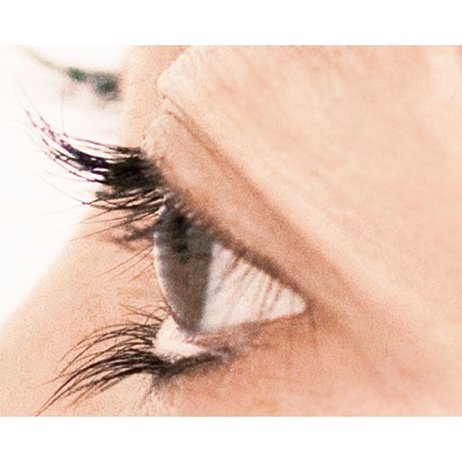 大人気の美容液でまつ毛イキイキ!<br>※イメージ