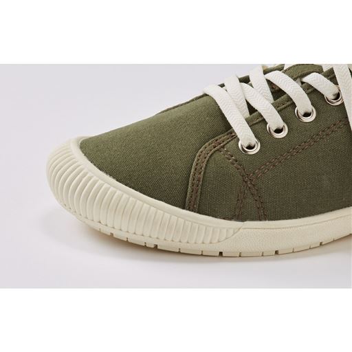 つま先上がり設計 つまずきにくく足運びがスムーズ