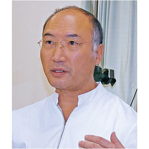 間宮接骨院院長 間宮金人先生監修…当院の施術で用いられるテーピング技術をスパッツに応用しました